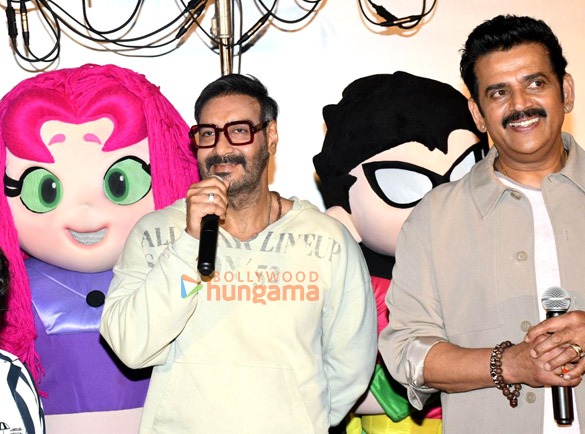 photos dhamaal 4 team snapped promoting the film with kids 1 2