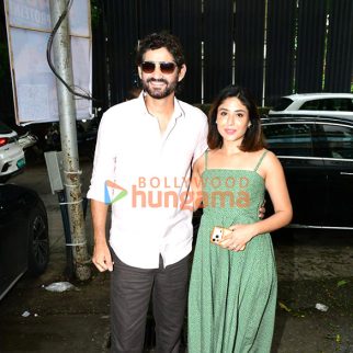Photos: Gaurav Kapur and Kritika Kamra spotted outside a restaurant in Bandra