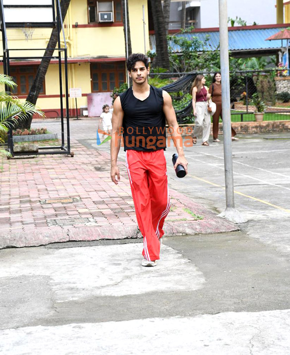 photos ishaan khatter snapped at a gym in bandra 5