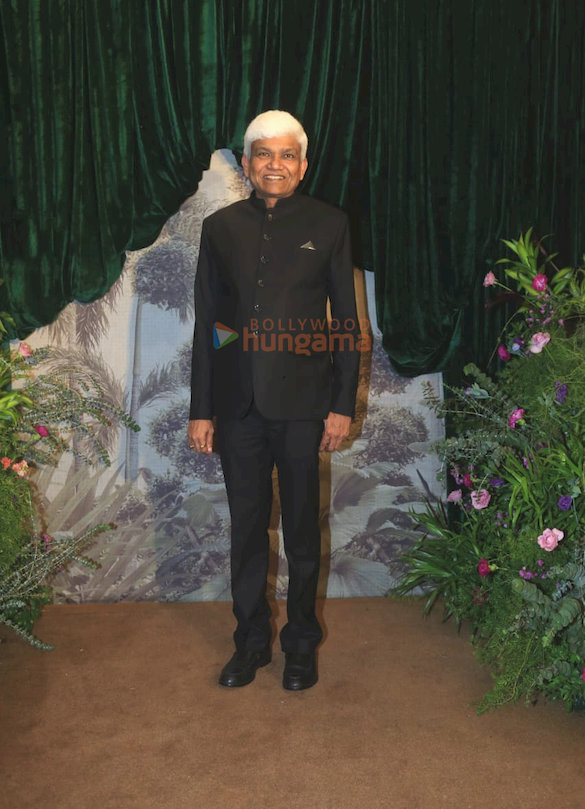 photos janhvi kapoor anil kapoor bhumi pednekar varun dhawan rakul preet singh rekha and others attend anshula kapoor and roha 38