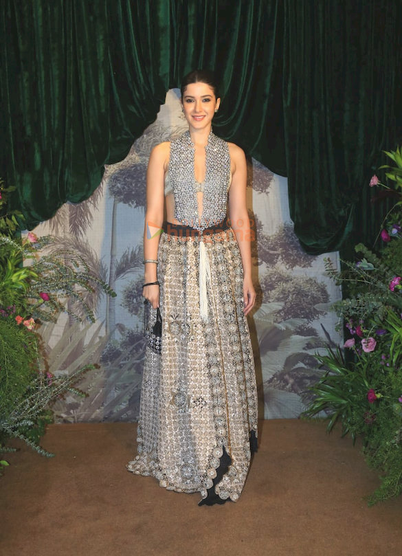 photos janhvi kapoor anil kapoor bhumi pednekar varun dhawan rakul preet singh rekha and others attend anshula kapoor and roha 42