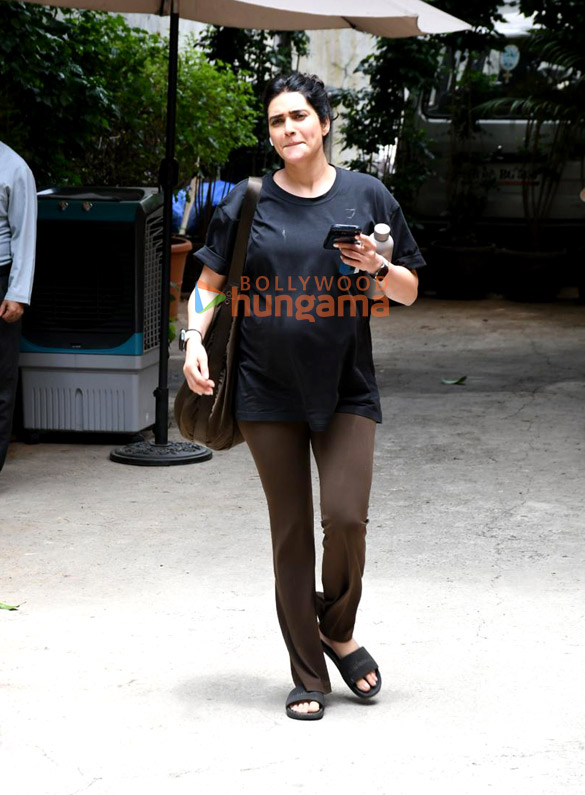 photos karishma tanna snapped outside a gym in bandra 3
