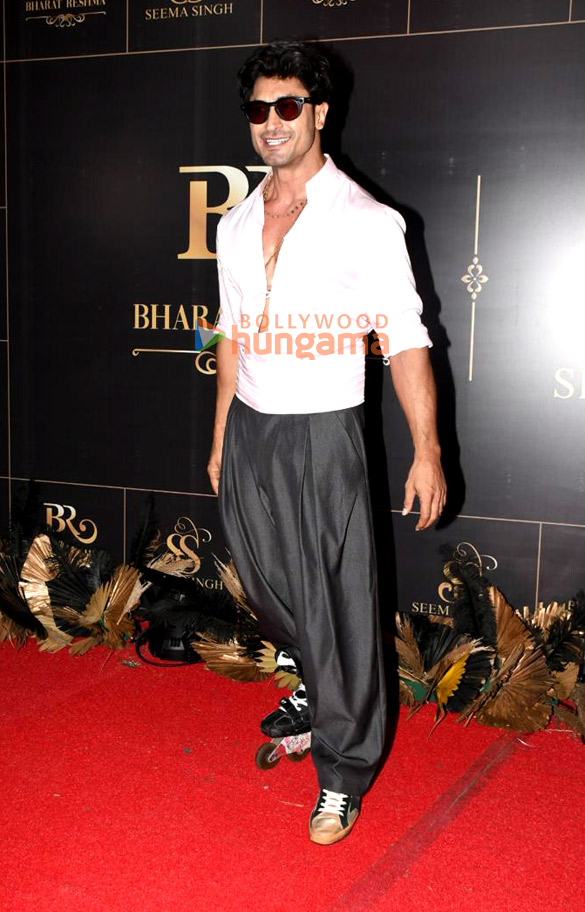 photos maniesh paul lakshmi raai karan kundrra and others snapped at a store launch 2