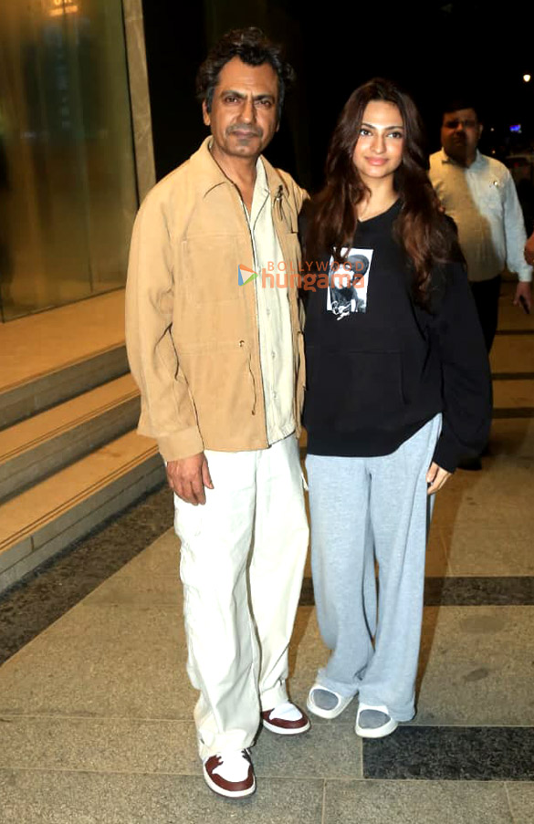 photos nawazuddin siddiqui snapped with daughter in bandra 3