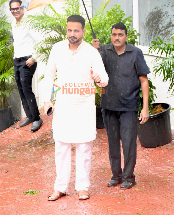 photos raj thackeray irfan pathan snapped with aamir khan 4
