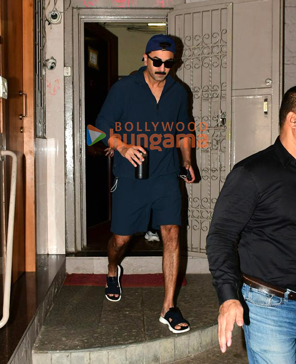 photos ranbir kapoor spotted outside a dubbing studio in bandra 1