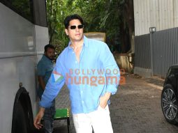 Photos: Sidharth Malhotra snapped arriving for a shoot in Bandra