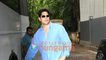 Photos: Sidharth Malhotra snapped arriving for a shoot in Bandra