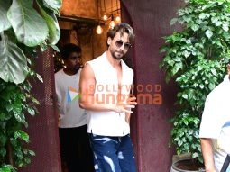 Photos: Tiger Shroff spotted outside a restaurant in Bandra