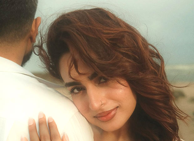 Ayesha Khan flaunts diamond ring with mystery man, sparks engagement speculation; see pics