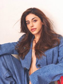 Alaya F