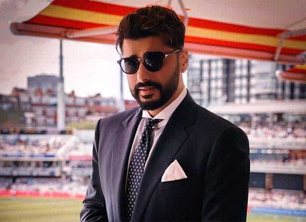 Arjun Kapoor shares glimpses of his London summer with Janhvi Kapoor, Saif Ali Khan and friends; says “An innings of London Summer”