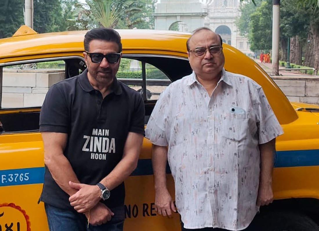 Sunny Deol visits Kolkata’s Victoria Memorial with Rajkumar Santoshi ahead of Batwara 1947 release