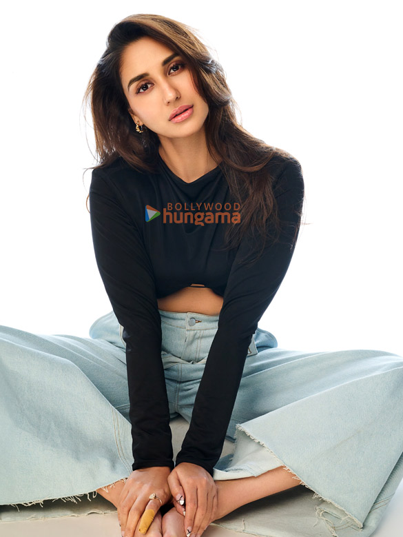 nikita dutta 2 190
