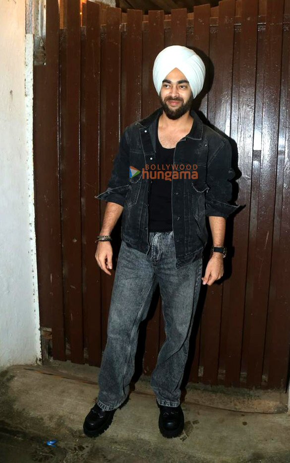 photos ali fazal and divyenndu host a special daawat for the entire team of mirzapur the movie at bandra 24