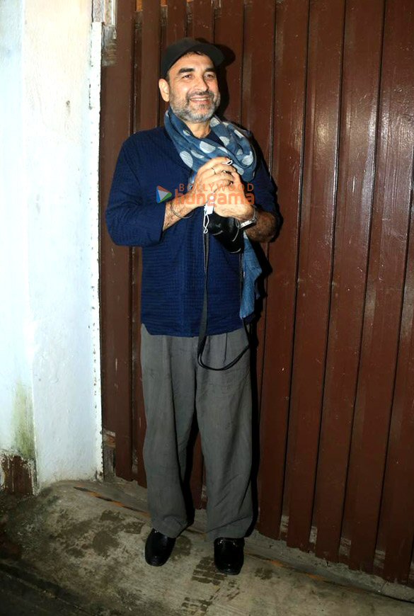 photos ali fazal and divyenndu host a special daawat for the entire team of mirzapur the movie at bandra 25