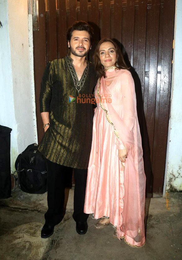 photos ali fazal and divyenndu host a special daawat for the entire team of mirzapur the movie at bandra 4