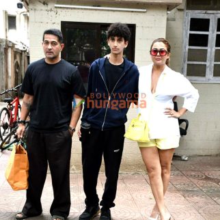Photos: Amrita Arora snapped with her family at her mother's house in Bandra