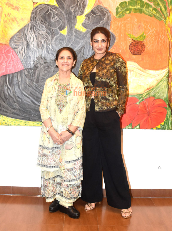 Photos: Raveena Tandon inaugurates veteran artist Kiran Chopra’s exhibition Photos: Raveena Tandon inaugurates veteran artist Kiran Chopra’s exhibition
