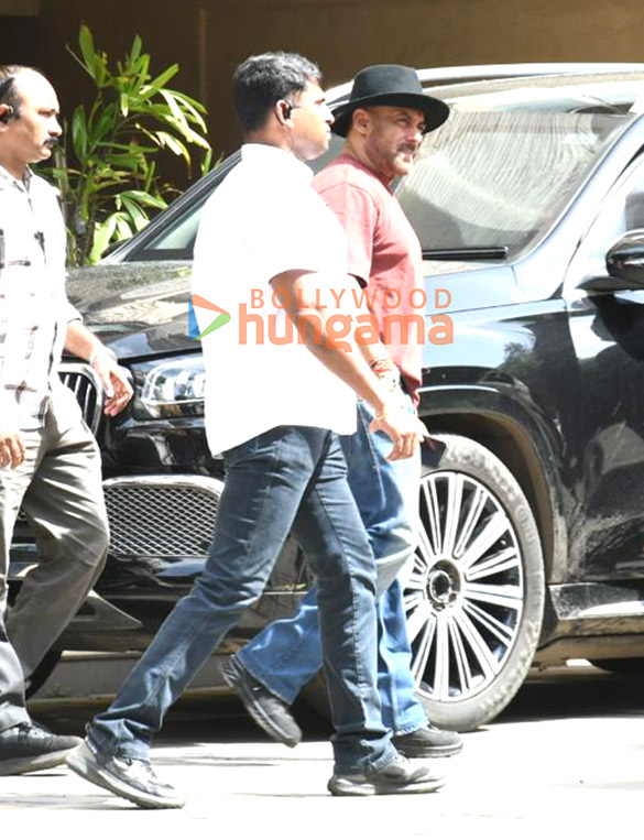 photos salman khan snapped at alvira khan agnihotris house for rakshabandhan 8