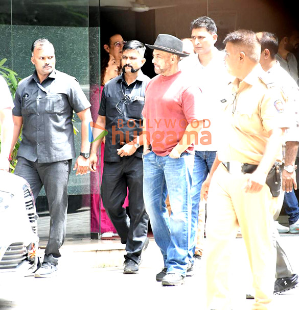 photos salman khan snapped at alvira khan agnihotris house for rakshabandhan 9