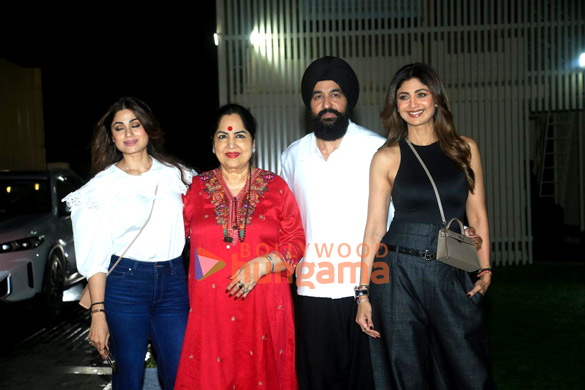 Photos: Shilpa Shetty, Maniesh Paul, Shanaya Kapoor and others grace the special screening of The Great Punjab Robbery Photos: Shilpa Shetty, Maniesh Paul, Shanaya Kapoor and others grace the special screening of The Great Punjab Robbery