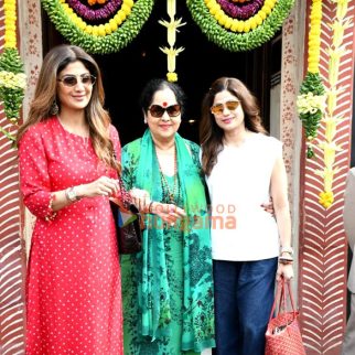 Photos: Shilpa Shetty and Shamita Shetty snapped with their mother outside Bastion in Bandra