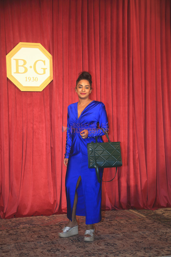 photos sonam kapoor ahuja rhea kapoor bhumi pednekar and others grace the birdhichand ghanshyamdas jewellers event 14