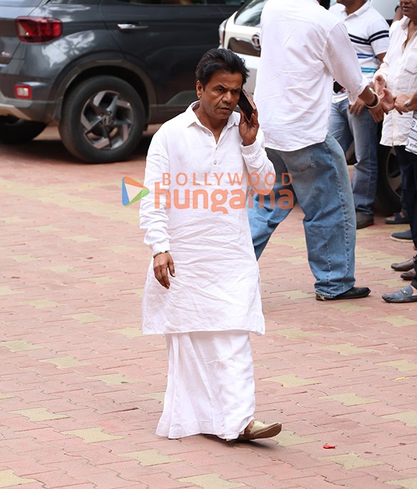 photos vicky kaushal katrina kaif aruna irani and others attend late kuku kohlis prayer meet 2026 1