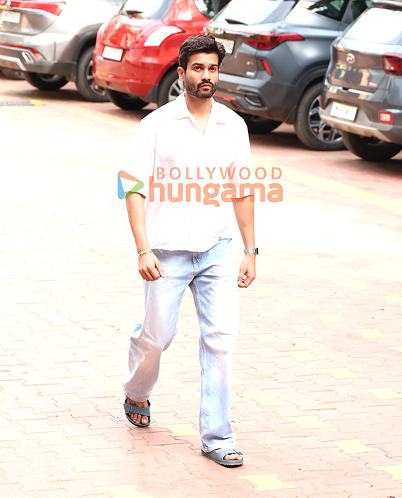 photos vicky kaushal katrina kaif aruna irani and others attend late kuku kohlis prayer meet 2026 13