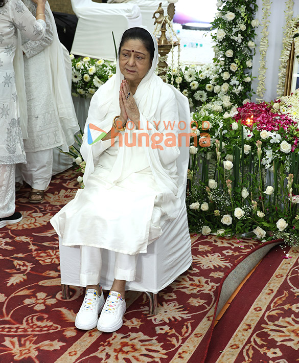 photos vicky kaushal katrina kaif aruna irani and others attend late kuku kohlis prayer meet 28