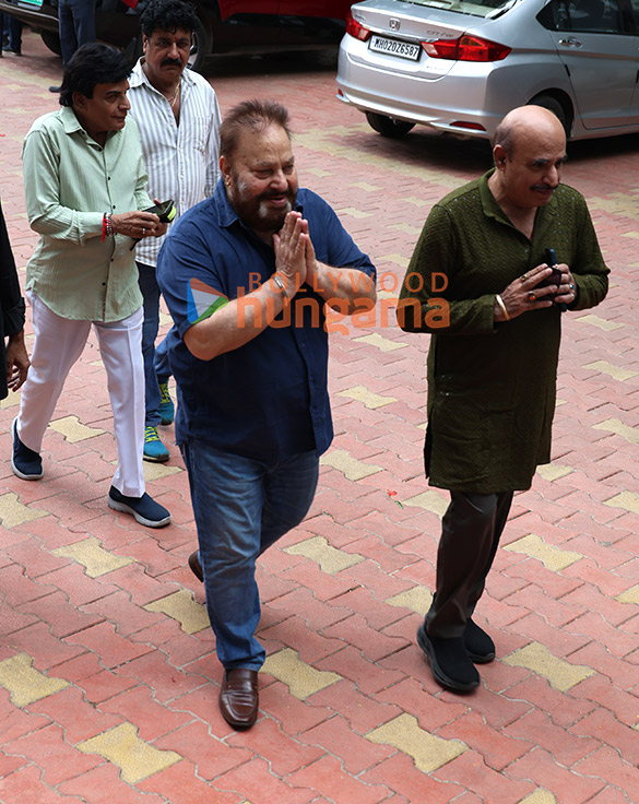 photos vicky kaushal katrina kaif aruna irani and others attend late kuku kohlis prayer meet 4