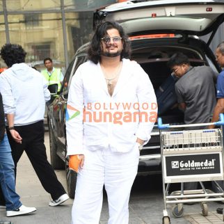 Photos: Vishal Mishra snapped at Kalina airport