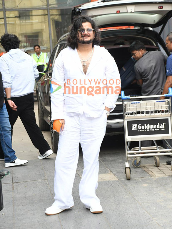 Photos: Vishal Mishra snapped at Kalina airport