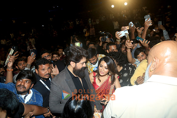 photos yash kiara advani tara sutaria nayanthara and others at toxic trailer launch 4