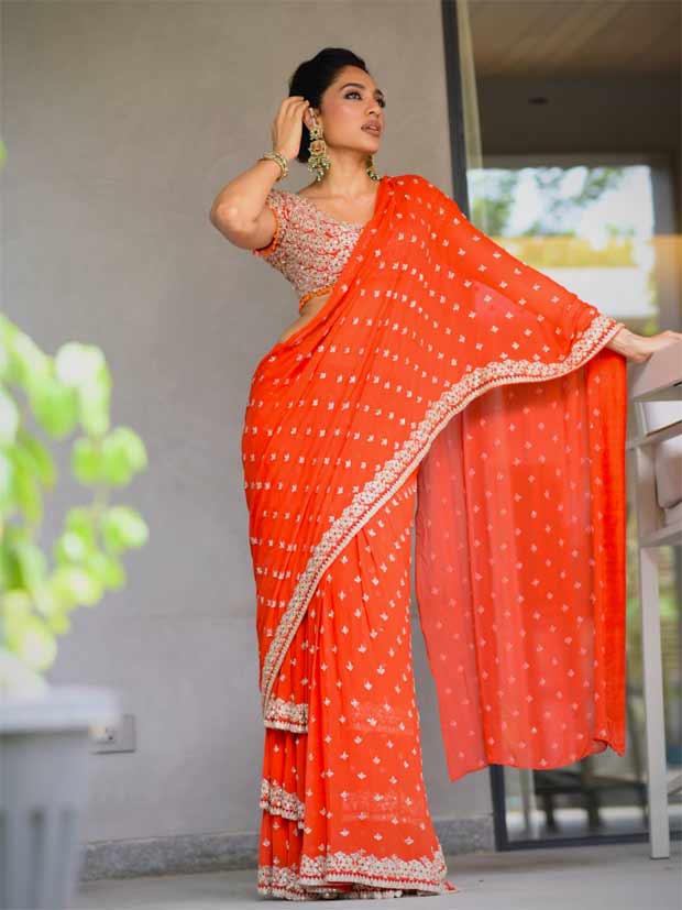 Sobhita Dhulipala takes the Mumtaz sari trend up a notch with THIS Rs 2.15 lakh look!
