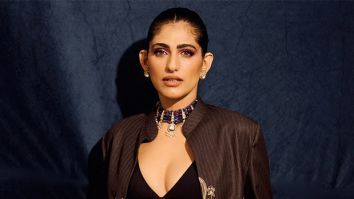 Kubbra Sait finds a “magnetic” spot on her forehead, shares hilarious video