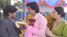 Om Ka Hari stills