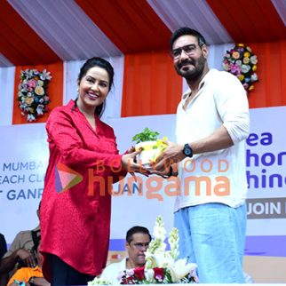 Photos: Ajay Devgn, Amruta Fadnavis and others were snapped at Grace Divyaj Foundation's Sea Shore Shine Clean-Up Drive 2026