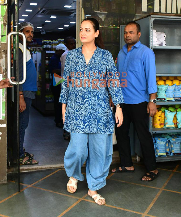 photos dia mirza snapped outside a store in khar 4 2