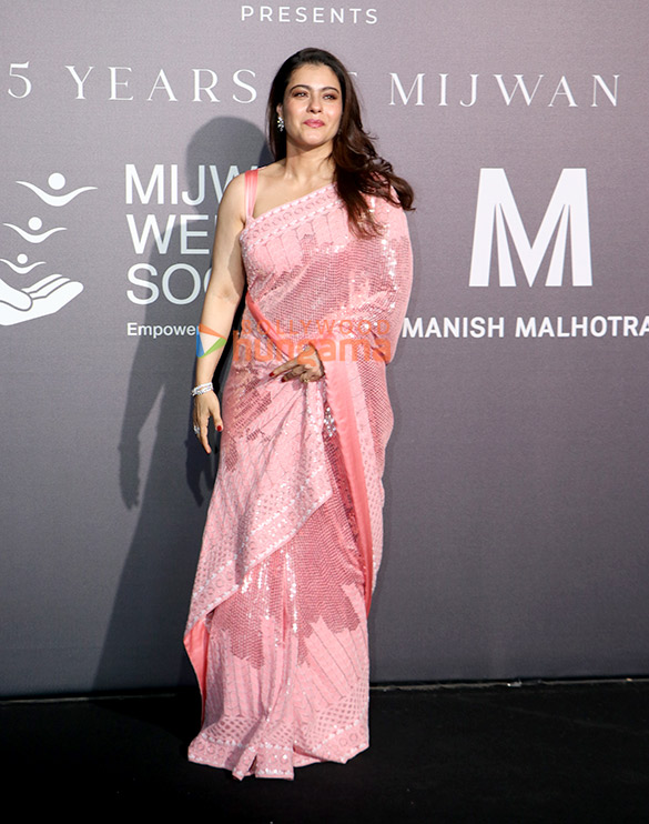 Photos: Kajol, Rakul Preet Singh, Jackky Bhagnani and others snapped at red carpet of Mijwan Fundraiser Fashion Show Photos: Kajol, Rakul Preet Singh, Jackky Bhagnani and others snapped at red carpet of Mijwan Fundraiser Fashion Show