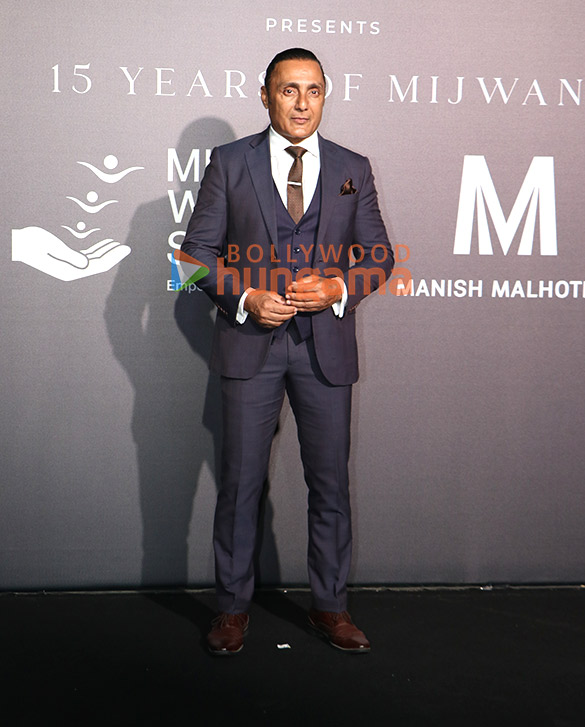 photos kajol rakul preet singh jackky bhagnani and others snapped at red carpet of mijwan fundraiser fashion show 33