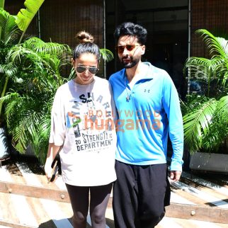 Photos: Rakul Preet Singh and Jackky Bhagnani spotted outside a cafe in Bandra