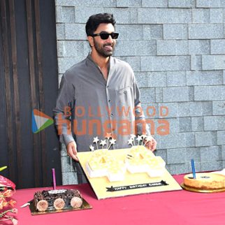 Photos: Ranbir Kapoor cuts cake with media at his residence in Pali Hill