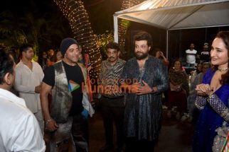 Photos: Salman Khan, Daisy Shah, Iulia Vantur, Varun Sharma and others snapped at Sohail Khan’s house for Ganpati Visarjan