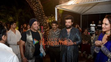 Photos: Salman Khan, Daisy Shah, Iulia Vantur, Varun Sharma and others snapped at Sohail Khan’s house for Ganpati Visarjan