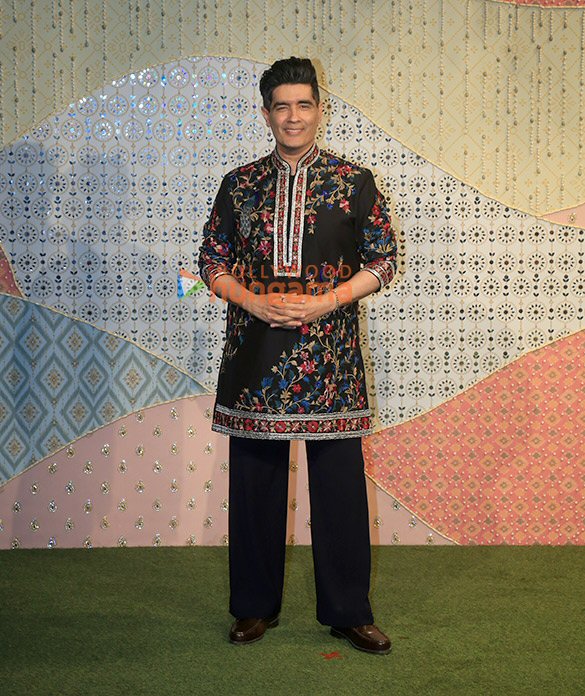 photos salman khan katrina kaif vicky kaushal and others snapped at ambani ganpati celebrations 17