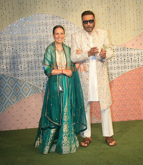 photos salman khan katrina kaif vicky kaushal and others snapped at ambani ganpati celebrations 41