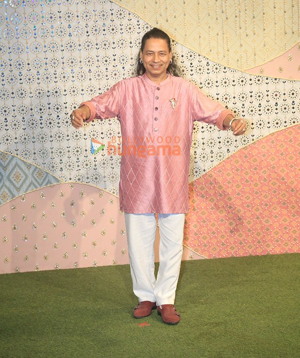 photos salman khan katrina kaif vicky kaushal and others snapped at ambani ganpati celebrations 49