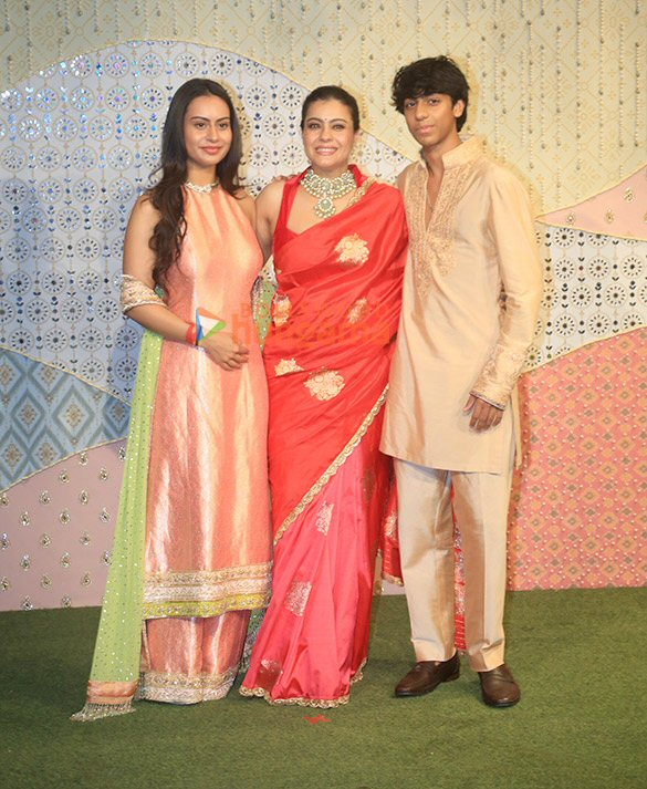 photos salman khan katrina kaif vicky kaushal and others snapped at ambani ganpati celebrations 54